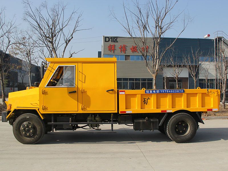 CSQ-5T礦用雙排運(yùn)輸車(chē)